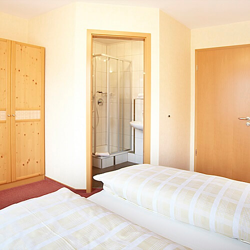 Doppel-Zimmer mit Bad - Gasthof zum Löwen